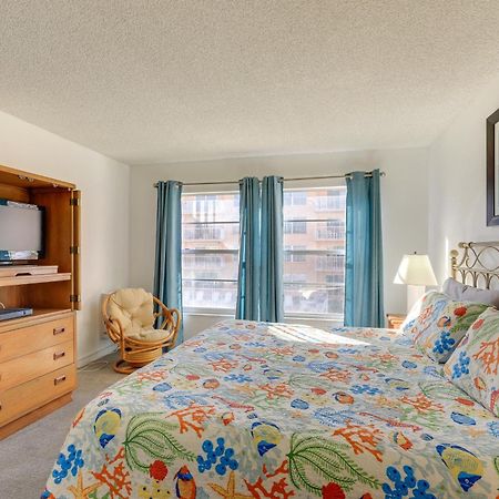 Central Cocoa Beach Condo With View, Steps To Beach! Exteriör bild