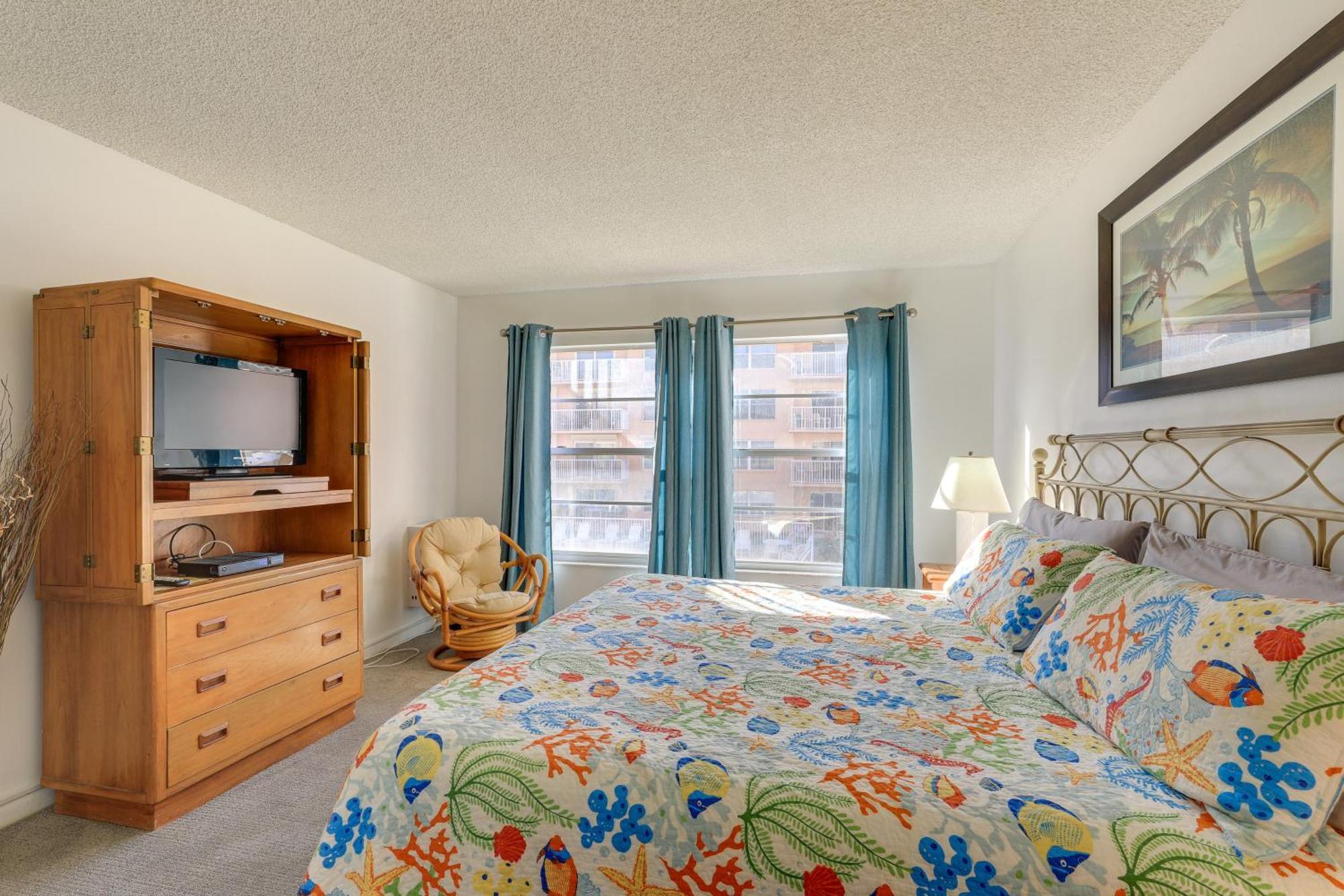 Central Cocoa Beach Condo With View, Steps To Beach! Exteriör bild