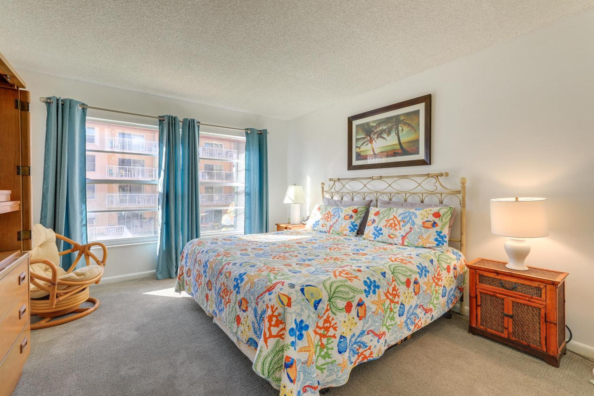 Central Cocoa Beach Condo With View, Steps To Beach! Exteriör bild