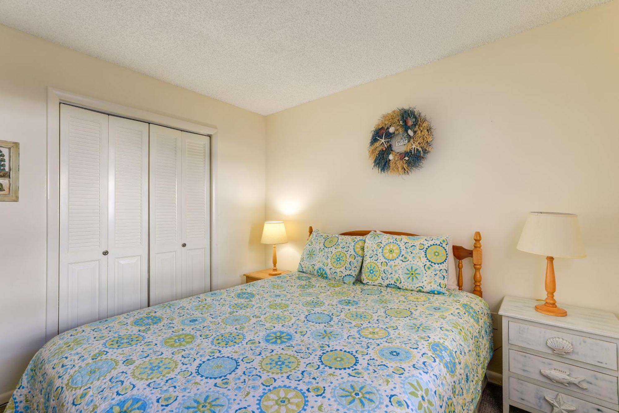 Central Cocoa Beach Condo With View, Steps To Beach! Exteriör bild